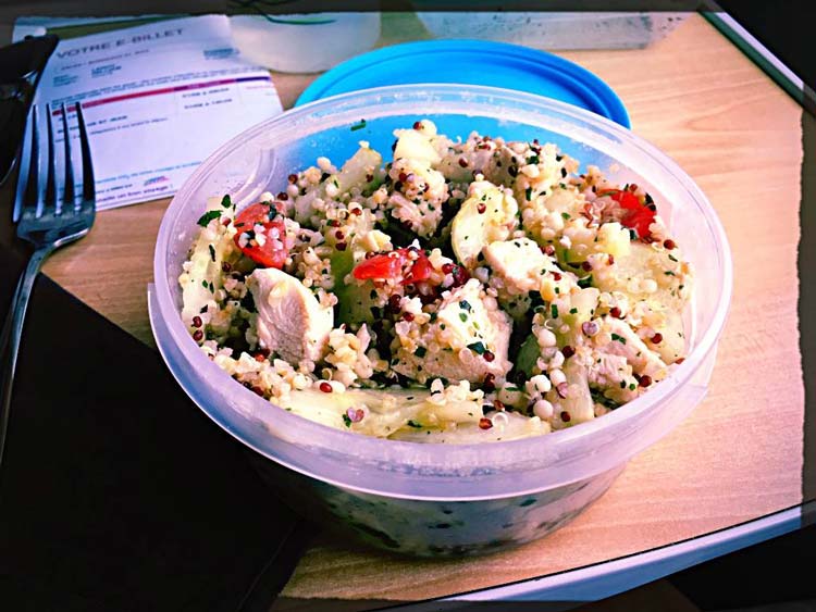 salade quinoa légumes poulet